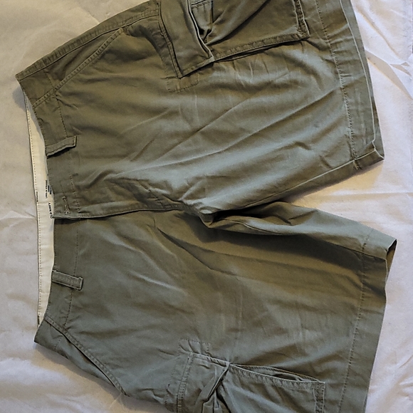Men's cargo shorts - Picture 1 of 3